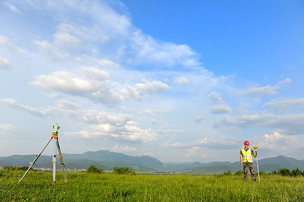 terra-surveyor - distance measurer - fotografias e filmes do acervo