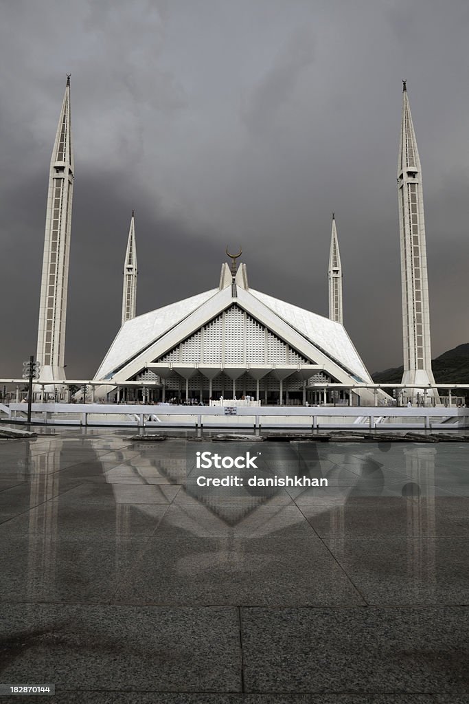 Шах Faisal Mosque Исламабаде, Пакистан - Стоковые фото Пакистан роялти-фри