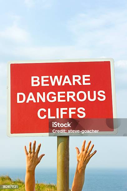 Gefährliche Cliffs Stockfoto und mehr Bilder von Bildschärfe - Bildschärfe, Fallen, Farbbild