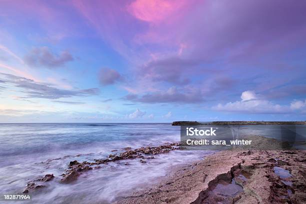 Foto de Costa Rochosa Na Ilha De Curaçao Ao Pôrdosol e mais fotos de stock de Alto contraste - Alto contraste, Antilhas, Antilhas Holandesas