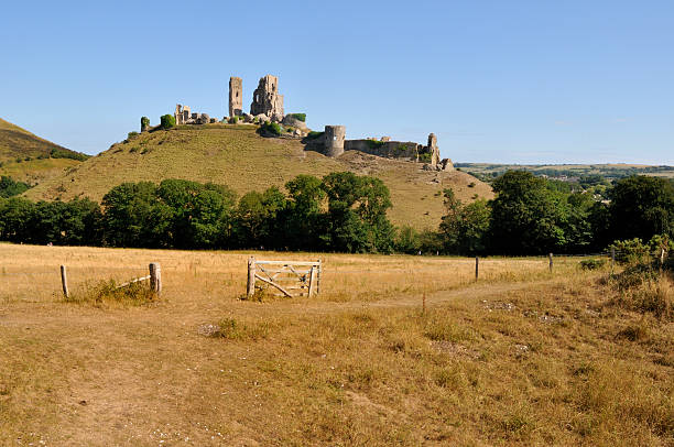 corfe 城 - corfe castle ストックフォトと画像