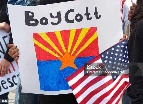 Foto de Arizona Placa E Antiflag e mais fotos de stock de Protesto - Protesto, Agricultura, Arizona