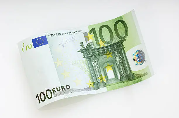 Bent 100 Euro bill. (XXL-File)