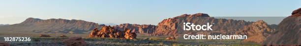 Zachód Słońca W Park Stanowy Valley Of Fire - zdjęcia stockowe i więcej obrazów Ameryka - Ameryka, Bez ludzi, Czerwony