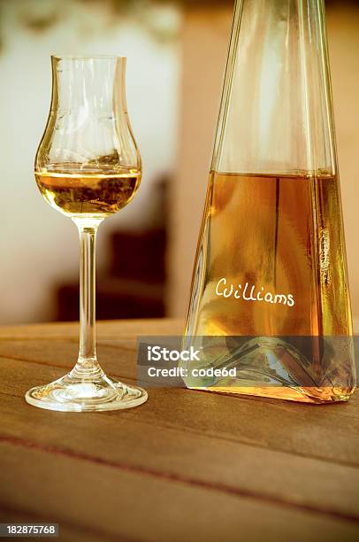 Williams Pera Liquore Tedesco Specialty Spirito E Vetro - Fotografie stock e altre immagini di Alchol