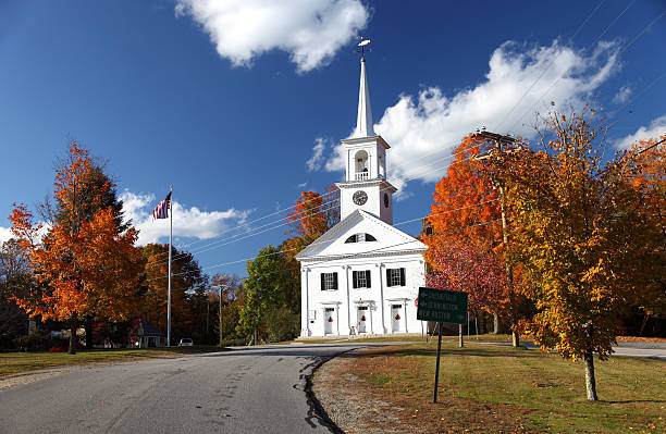istock Autumn in New Hampshire 182875812