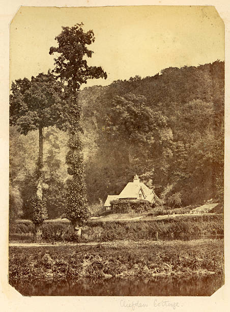 istock Traditional English Cottage 182876686