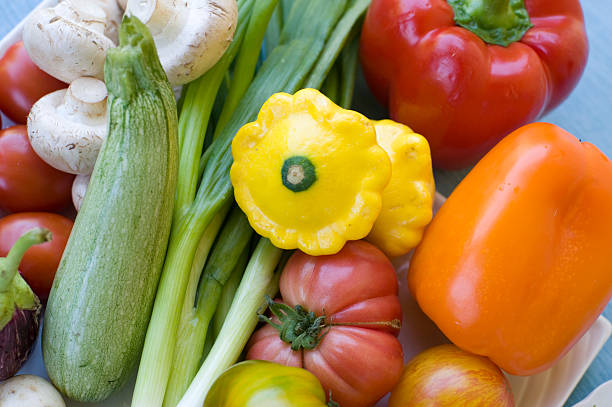 bunte gemüse - vegetable healthy eating heirloom tomato edible mushroom stock-fotos und bilder