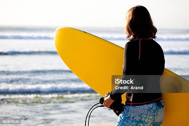 Surfing Stockfoto und mehr Bilder von Abwarten - Abwarten, Bali, Blau