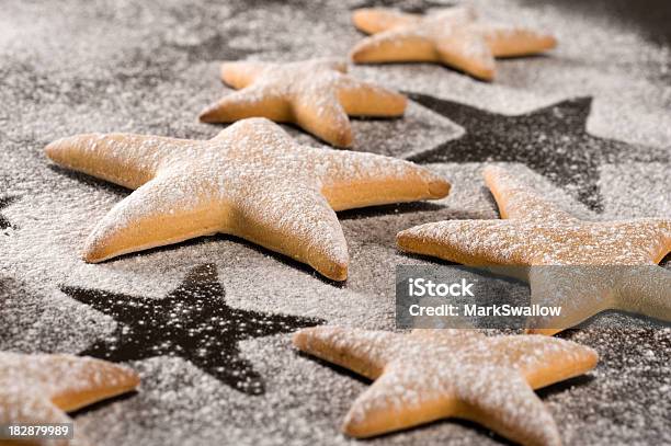 Estrela Decookies - Fotografias de stock e mais imagens de Açúcar - Açúcar, Açúcar em Pó, Bolacha