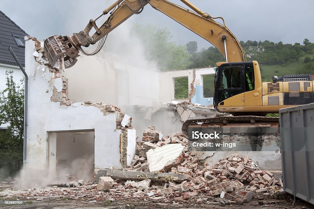 Destrucción - Foto de stock de Demoler libre de derechos