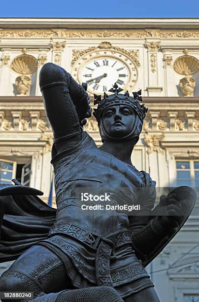 Architettura Torino Monument Conte Verde - Fotografie stock e altre immagini di Barocco - Barocco, Bronzo, Composizione verticale