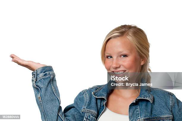뽀샤시 금발 Teen 핸드 제의됨 귀여운에 대한 스톡 사진 및 기타 이미지 - 귀여운, 금발 머리, 긍정적인 감정 표현