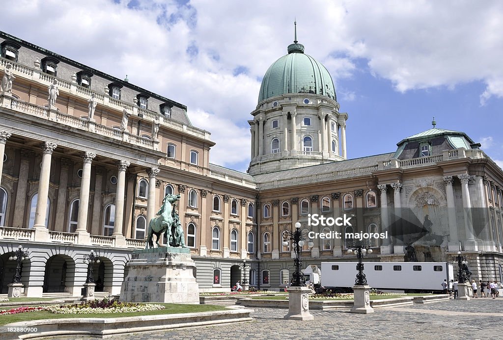 Palazzo Reale di Budapest, Budapest, Ungheria - Foto stock royalty-free di Palazzo Reale di Budapest