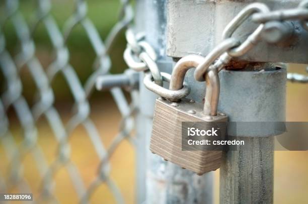 Zablokowane Gate - zdjęcia stockowe i więcej obrazów Brama - Brama, Zamek - Sprzęt bezpieczeństwa, Kłódka