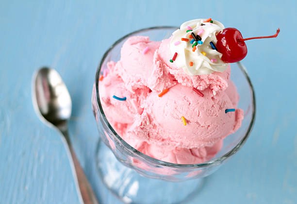 istock Strawberry Ice Cream Sundae 182882325