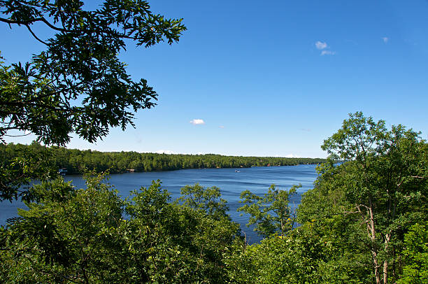 istock Cottage Country 182882766