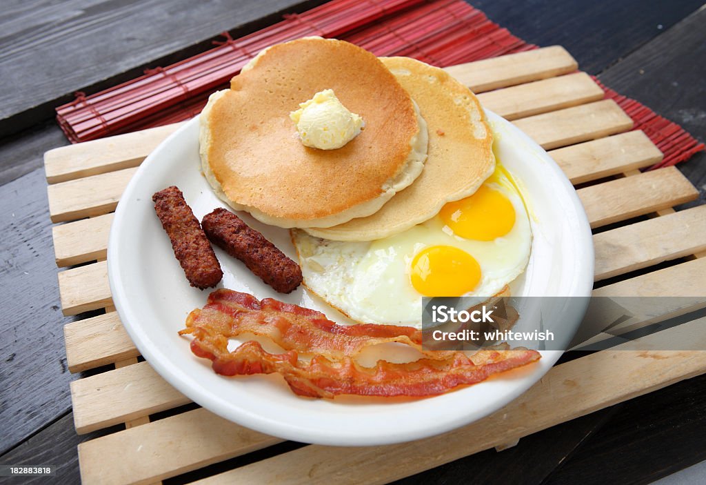 Панкейк завтрак - Стоковые фото Панкейк роялти-фри