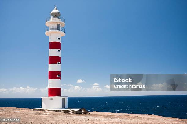 Il Faro - Fotografie stock e altre immagini di Acqua - Acqua, Assistenza, Attrezzatura per illuminazione