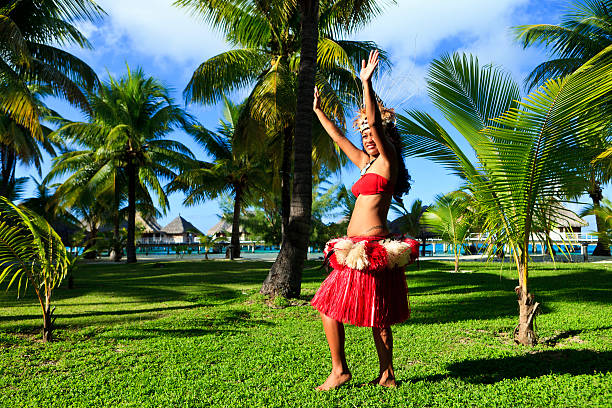 타이티-dancer - bora bora polynesia beach bungalow 뉴스 사진 이미지