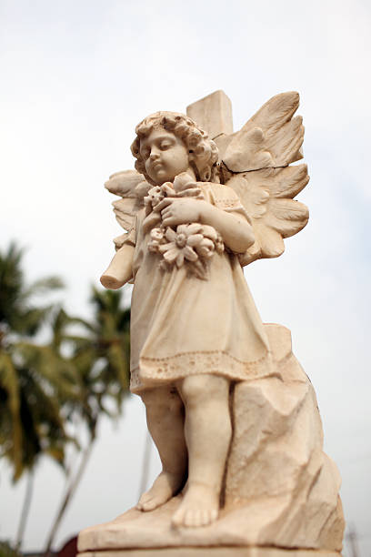 istock Angel of tombstone 182885946