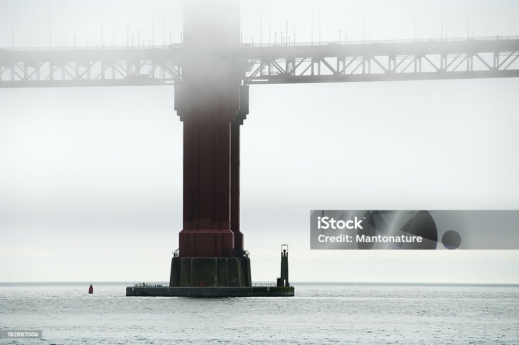 Pont du Golden Gate dans la brume (détail - Photo de Architecture libre de droits