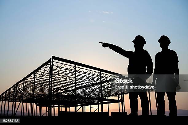 Creazione Di Sondaggio - Fotografie stock e altre immagini di Cantiere di costruzione - Cantiere di costruzione, Sagoma - Controluce, Industria edile