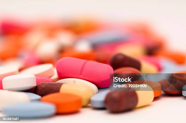Foto de Comprimido e mais fotos de stock de Remédio - Remédio, Saúde e Medicina, Beleza