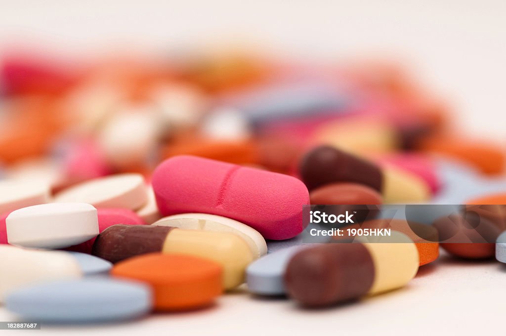 Таблетки - Стоковые фото Здравоохранение и медицина роялти-фри