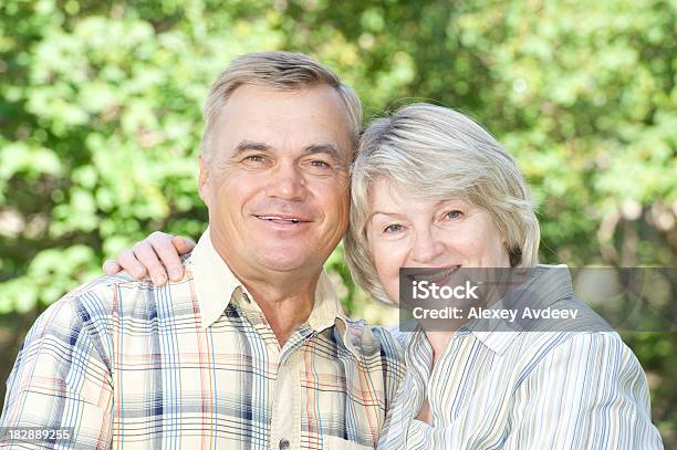 Retrato De Um Casal De - Fotografias de stock e mais imagens de 50 Anos - 50 Anos, 50-54 anos, 55-59 anos