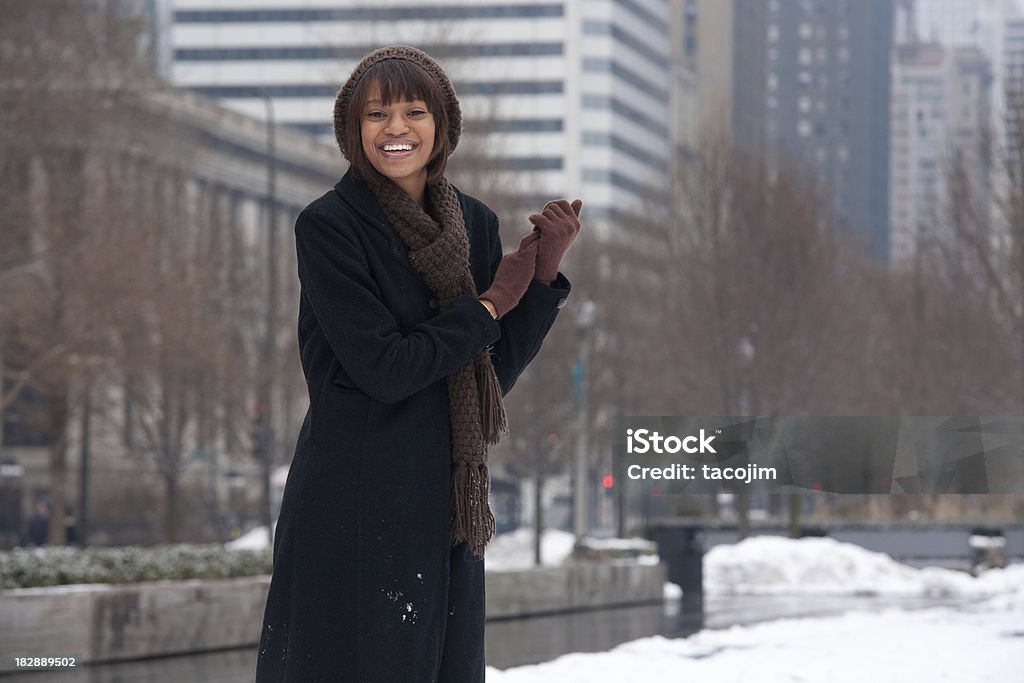 Mulher de Inverno em Chicago - Foto de stock de Chicago - Illinois royalty-free