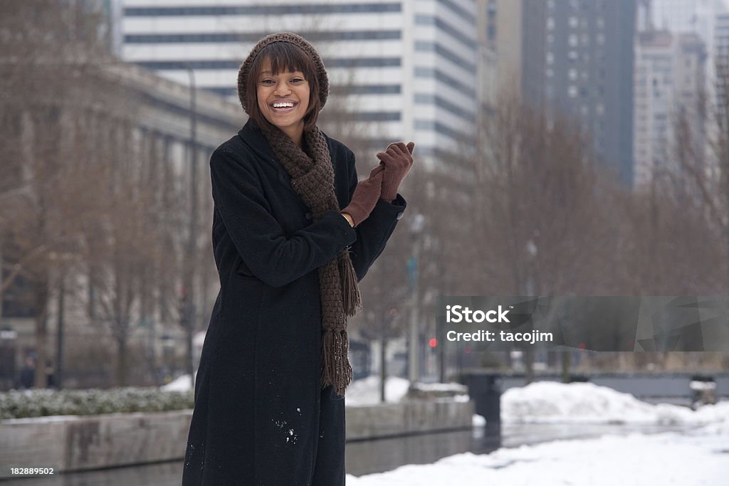 Чикаго Зимние женщина - Стоковые фото Чикаго - Иллинойс роялти-фри