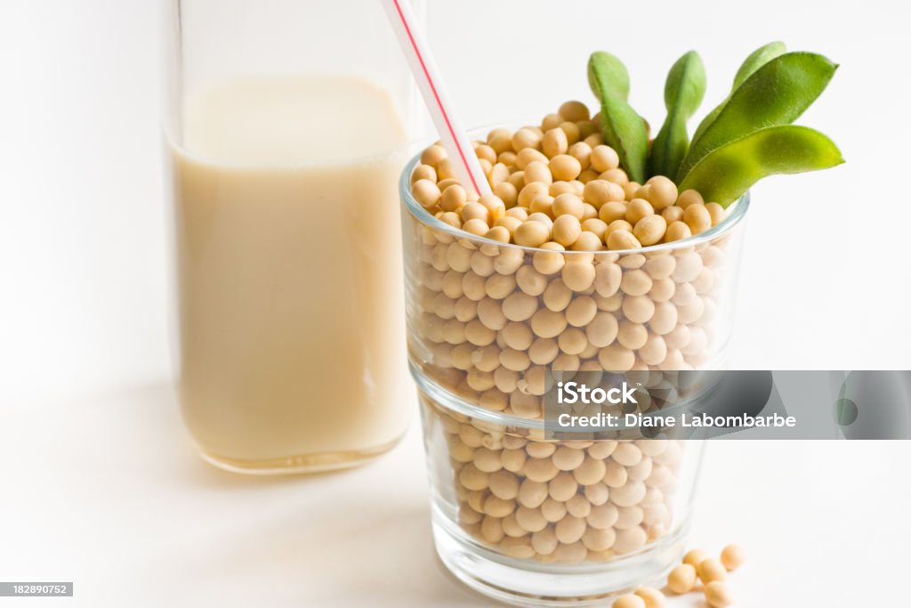 Concetto di latte di soia - Foto stock royalty-free di Latte di soia