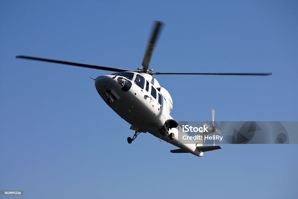Corporate Helikopter w trakcie lotu - Zbiór zdjęć royalty-free (Helikopter)