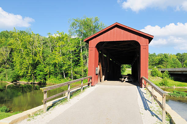 istock Cataract Falls State Park Indiana Historic Red Covered Bridge 182892059