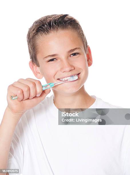 Foto de Escovar Dentes e mais fotos de stock de 14-15 Anos - 14-15 Anos, Adolescente, Adolescência