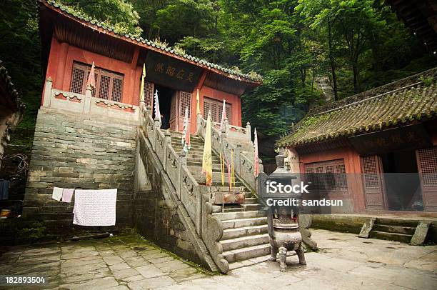 Foto de Antigo Templo Em Wudangshan e mais fotos de stock de Antigo - Antigo, Arcaico, Arquitetura