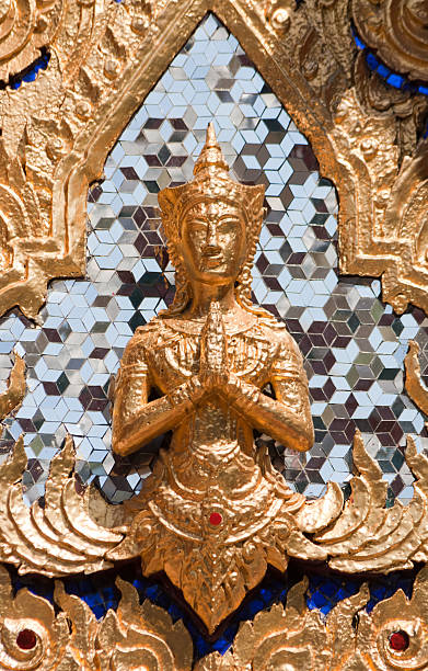 istock Bangkok royal palace 182893676