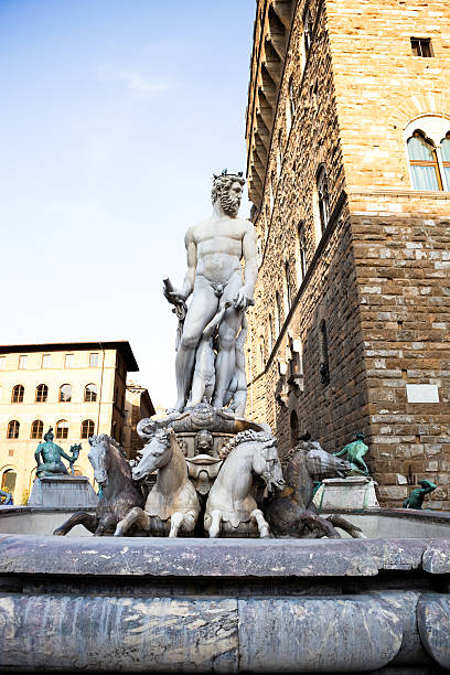 istock fountain of neptun 182893683