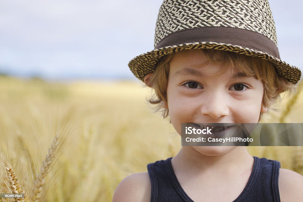 Fedora ragazzo - Foto stock royalty-free di Bambini maschi