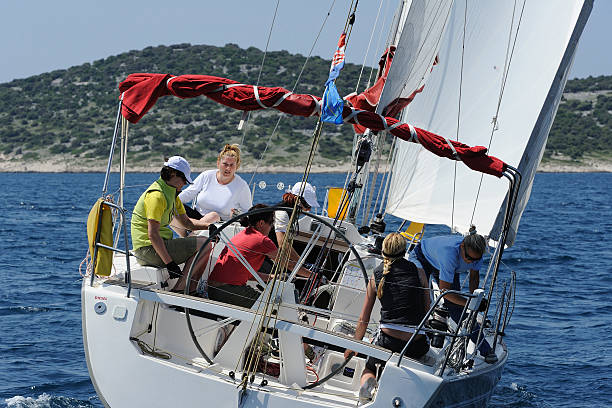 istock All women teamwork on the sailing boat 182895031