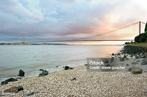 Photo libre de droit de Humber Bridge Au Coucher Du Soleil banque d'images et plus d'images libres de droit de Kingston upon Hull - Kingston upon Hull, Angleterre, Béton