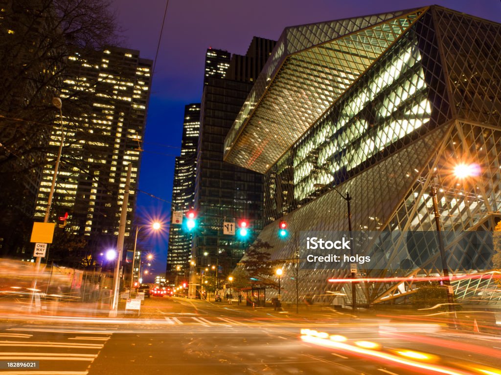 Seattle scena di strada di notte - Foto stock royalty-free di Architettura