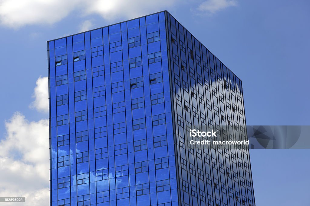 Vidro Azul construções - Foto de stock de Alto - Descrição Geral royalty-free