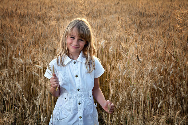 istock Girl in the field 182896143
