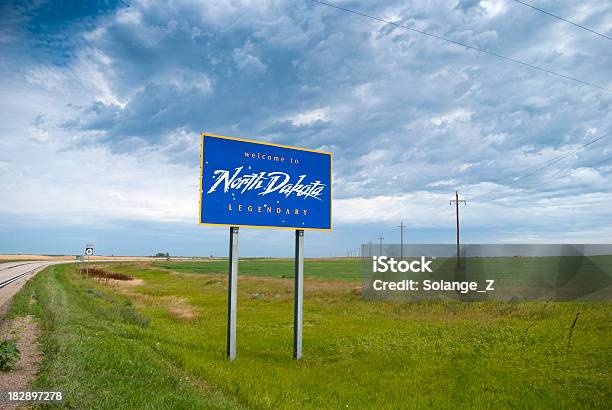 Benvenuto Nel Nord Dakota - Fotografie stock e altre immagini di Dakota del Nord - Dakota del Nord, Welcome-segnale inglese, Segnale