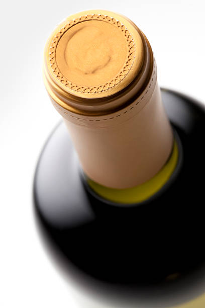 бутылка белого вина - wine cork white wine grape стоковые фото и изображения