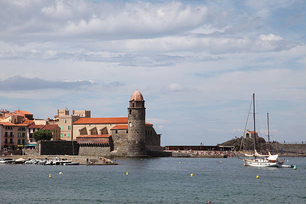 istock Collioure - harbour and the old lighthouse bell tower 182898343