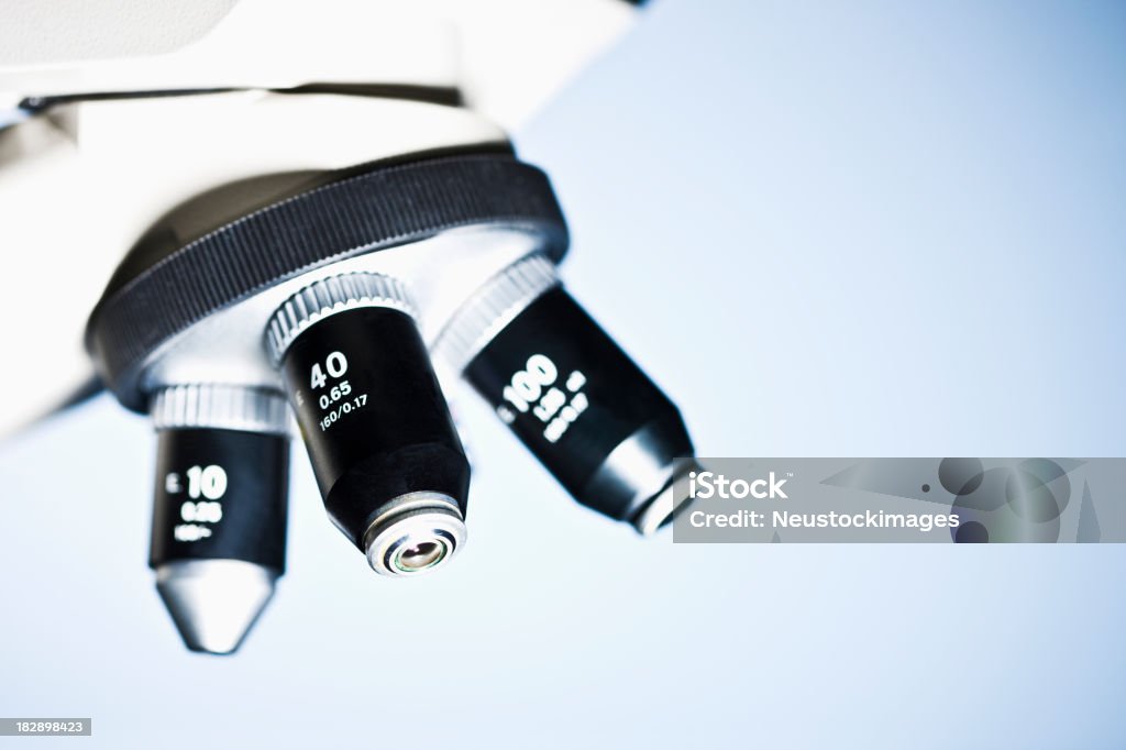 Objetivo lentes de un microscopio - Foto de stock de Artículo médico libre de derechos