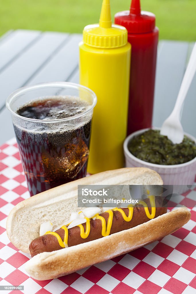 Hot Dog mit Limonade - Lizenzfrei Brötchen Stock-Foto